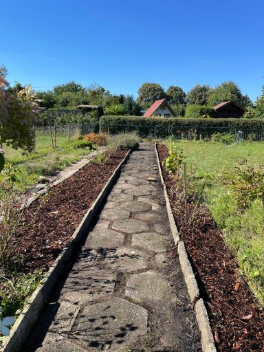 Unkrautentfernung, Pflege eines Gartens